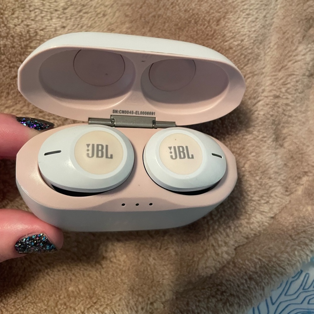 COPY - JBL tune125tws earbuds